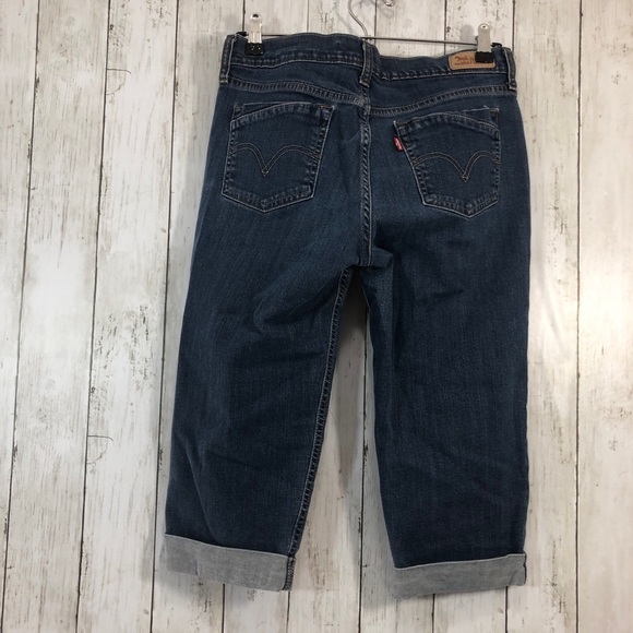 Levi’s Cuffed Capri/Crop Mid-Rise Jeans 4 - Picture 2 of 12